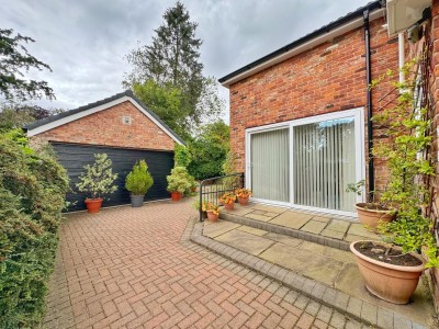 Images for Ripley Avenue, Cheadle Hulme EAID:mosleyjaapi BID:1