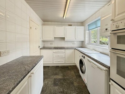 Images for Ripley Avenue, Cheadle Hulme EAID:mosleyjaapi BID:1