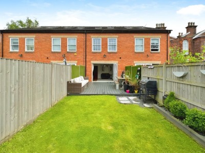 Images for Ladybridge Road, Cheadle Hulme EAID:mosleyjaapi BID:1