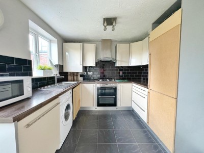 Images for Hazel Road, Cheadle Hulme EAID:mosleyjaapi BID:1