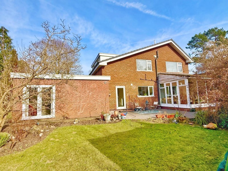 Images for Moss Bank, Bramhall