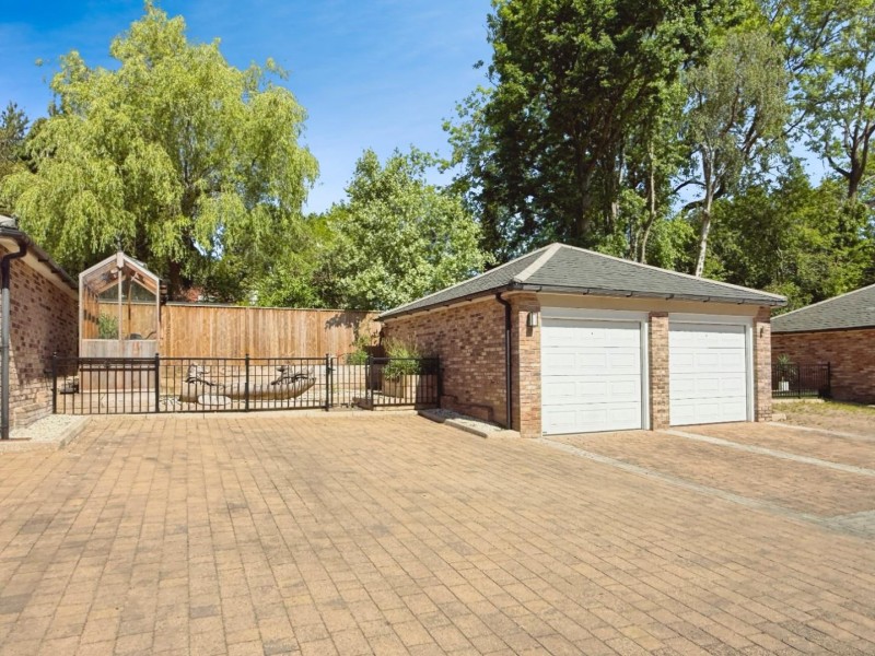 Images for Holland Park, Bramhall