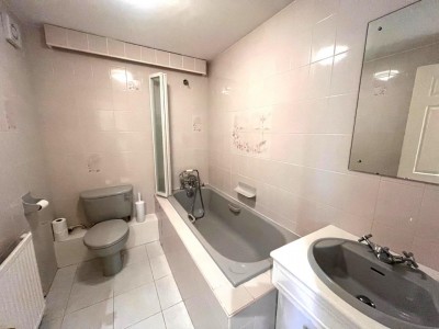 Images for Ladybrook Road, Bramhall EAID:mosleyjaapi BID:1