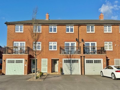 Images for Hangar Crescent, Woodford EAID:mosleyjaapi BID:1