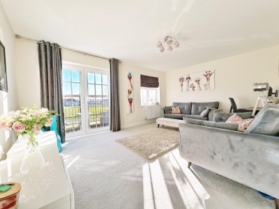 Images for Hangar Crescent, Woodford EAID:mosleyjaapi BID:1