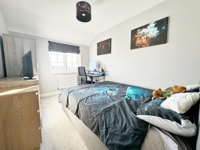 Images for Hangar Crescent, Woodford EAID:mosleyjaapi BID:1