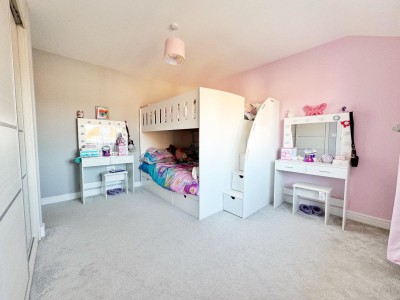 Images for Hangar Crescent, Woodford EAID:mosleyjaapi BID:1