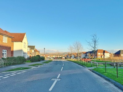 Images for Hangar Crescent, Woodford EAID:mosleyjaapi BID:1