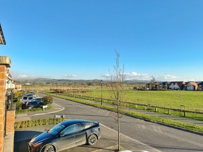 Images for Hangar Crescent, Woodford EAID:mosleyjaapi BID:1
