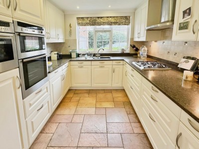 Images for Blenheim Close, Wilmslow EAID:mosleyjaapi BID:2