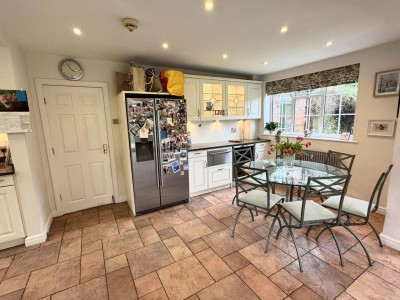 Images for Blenheim Close, Wilmslow EAID:mosleyjaapi BID:2