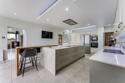 Images for Moss Lane, Bramhall EAID:mosleyjaapi BID:1