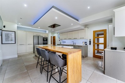 Images for Moss Lane, Bramhall EAID:mosleyjaapi BID:1