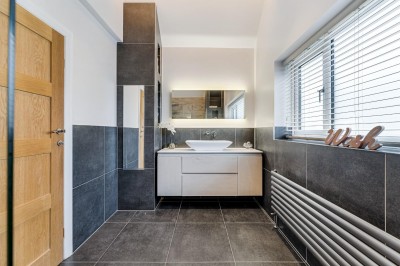 Images for Moss Lane, Bramhall EAID:mosleyjaapi BID:1