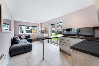 Images for Moss Lane, Bramhall EAID:mosleyjaapi BID:1