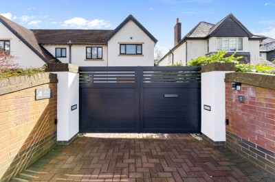 Images for Moss Lane, Bramhall EAID:mosleyjaapi BID:1