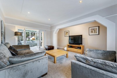 Images for Moss Lane, Bramhall EAID:mosleyjaapi BID:1