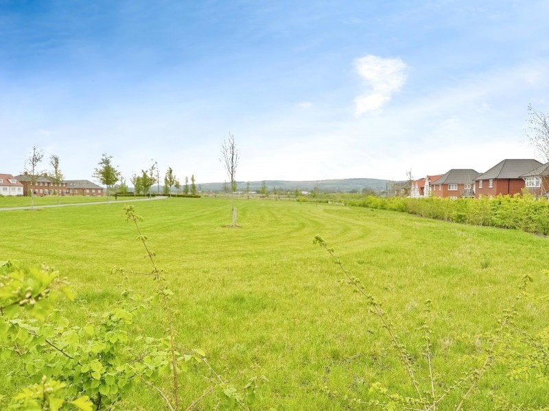 Images for Ringway Avenue, Woodford