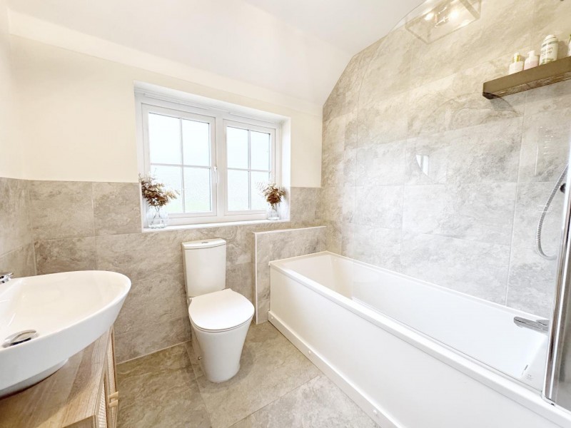 Images for Ringway Avenue, Woodford