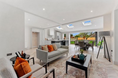 Images for Pine Road, Bramhall EAID:mosleyjaapi BID:1