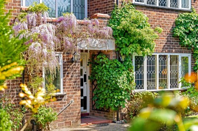 Images for Carrwood Avenue, Bramhall EAID:mosleyjaapi BID:1