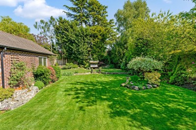 Images for Carrwood Avenue, Bramhall EAID:mosleyjaapi BID:1