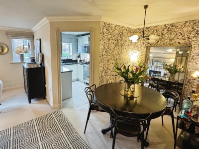 Images for Tudor Court, Bramhall EAID:mosleyjaapi BID:1