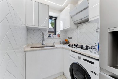 Images for Lawton Avenue, Bramhall EAID:mosleyjaapi BID:1