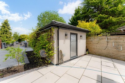 Images for Lawton Avenue, Bramhall EAID:mosleyjaapi BID:1