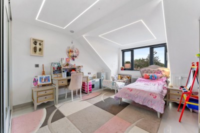 Images for Lawton Avenue, Bramhall EAID:mosleyjaapi BID:1
