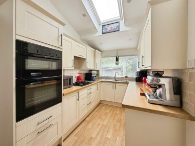 Images for Charlestown Road East, Woodsmoor EAID:mosleyjaapi BID:1