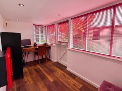 Images for Charlestown Road East, Woodsmoor EAID:mosleyjaapi BID:1