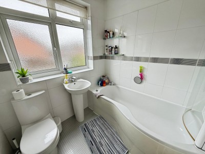 Images for Glendene Avenue, Bramhall EAID:mosleyjaapi BID:1