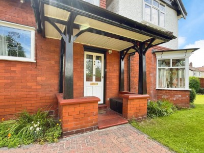 Images for Holly Road, Bramhall EAID:mosleyjaapi BID:1