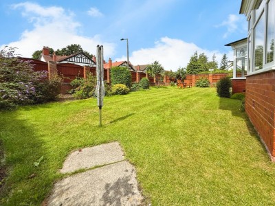 Images for Holly Road, Bramhall EAID:mosleyjaapi BID:1