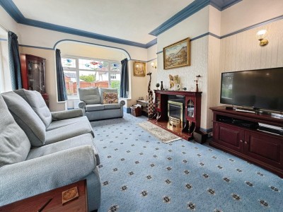 Images for Holly Road, Bramhall EAID:mosleyjaapi BID:1