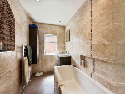 Images for Holly Road, Bramhall EAID:mosleyjaapi BID:1