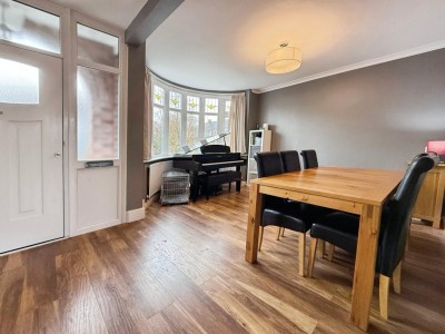 Images for Glendene Avenue, Bramhall EAID:mosleyjaapi BID:1