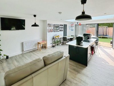 Images for Romsey Drive, Cheadle Hulme EAID:mosleyjaapi BID:1