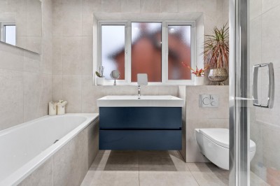 Images for Bramhall Lane South, Bramhall EAID:mosleyjaapi BID:1