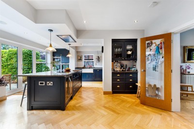 Images for Fairbourne Drive, Wilmslow EAID:mosleyjaapi BID:2