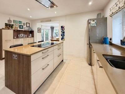 Images for North Park Road, Bramhall, Cheshire EAID:mosleyjaapi BID:1