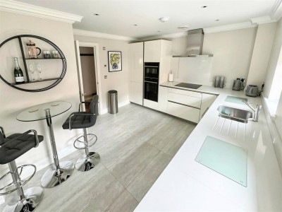 Images for The Village, Prestbury EAID:mosleyjaapi BID:2