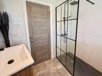 Images for Albany Road, Bramhall EAID:mosleyjaapi BID:1