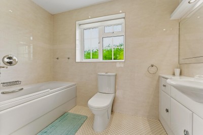 Images for Milverton Drive, Bramhall EAID:mosleyjaapi BID:1