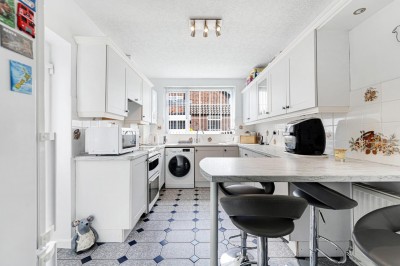 Images for Severn Drive, Bramhall EAID:mosleyjaapi BID:1