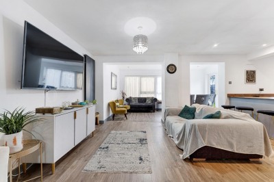Images for Bolton Avenue, Cheadle Hulme EAID:mosleyjaapi BID:1