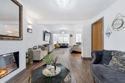 Images for Bolton Avenue, Cheadle Hulme EAID:mosleyjaapi BID:1