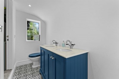 Images for Badger Road, Prestbury, SK10 EAID:2458577900 BID:8a55d7cc-7486-4316-8378-2d408d675aae