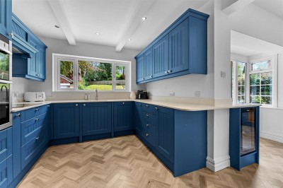 Images for Badger Road, Prestbury, SK10 EAID:2458577900 BID:8a55d7cc-7486-4316-8378-2d408d675aae